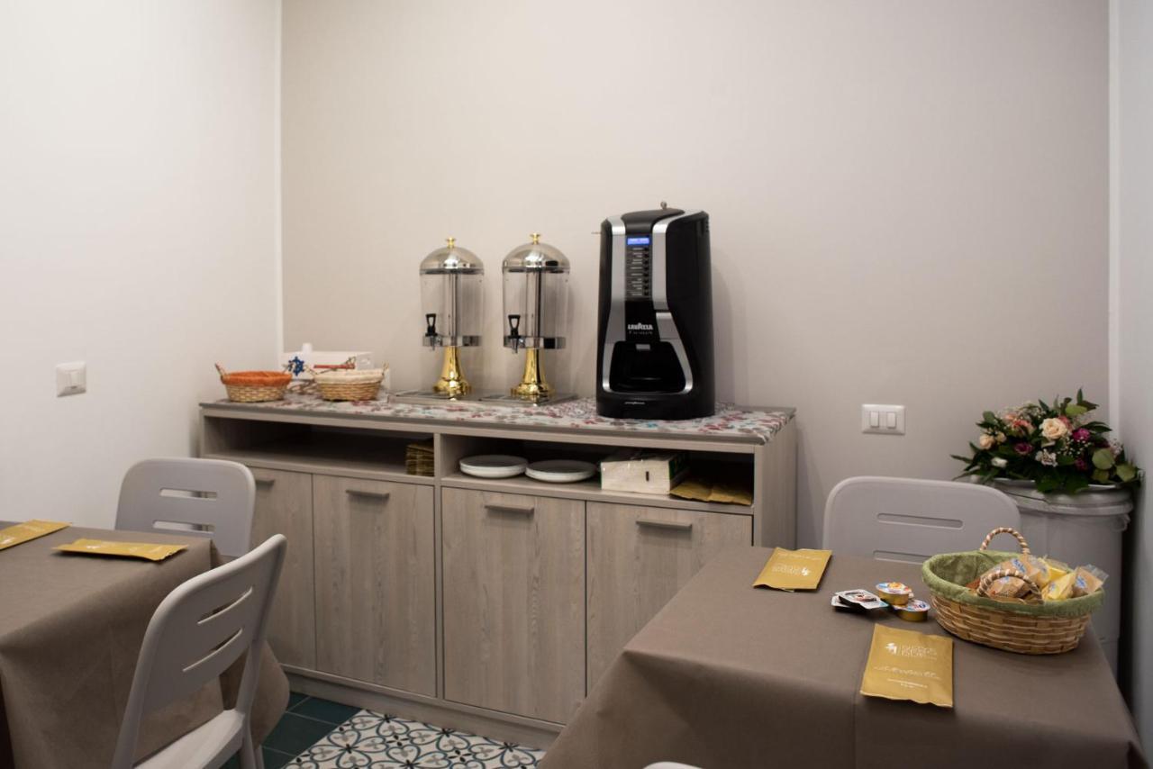 Bed and Breakfast Palazzotto 902 à Crotone Extérieur photo